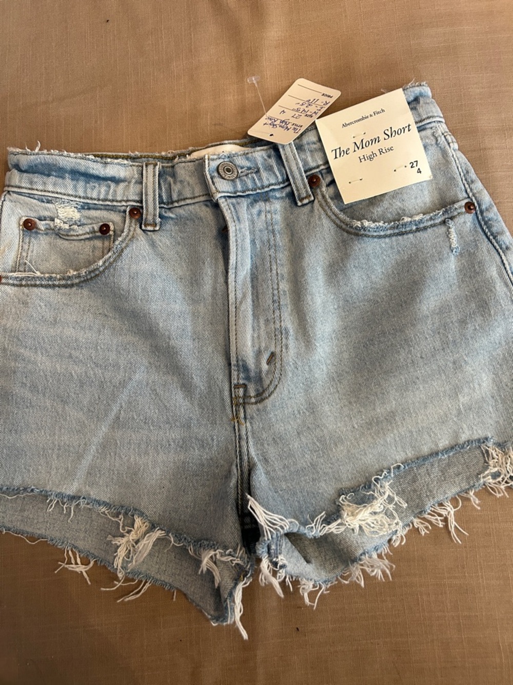 NWT Abercrombie & Fitch Light Wash Denim Mom Short
